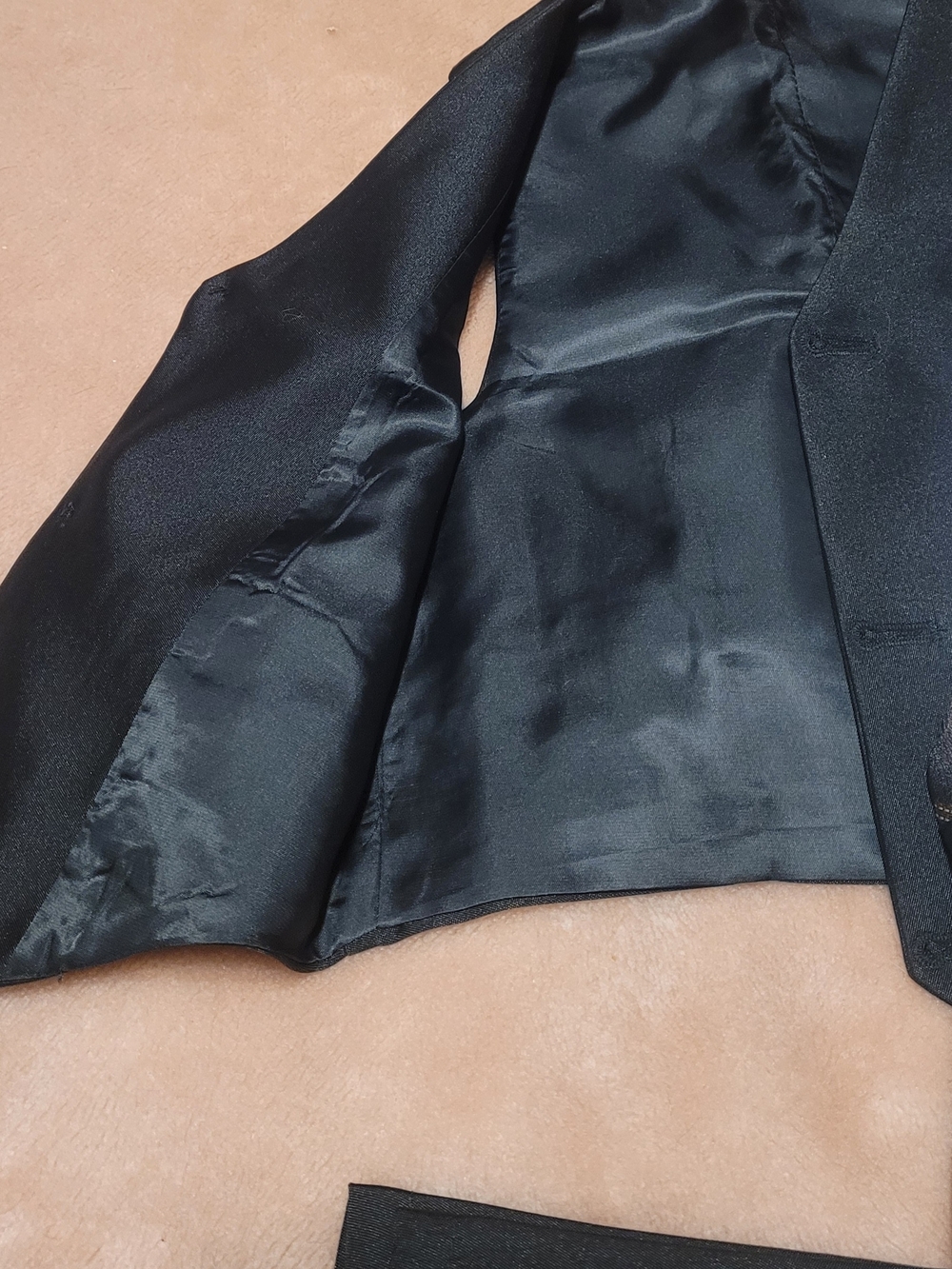 Boys' 6 Piece Suit - Picture 8 of 9